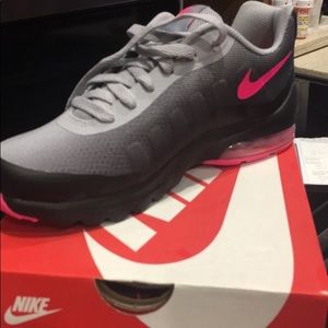 Nike shoes girls size 4